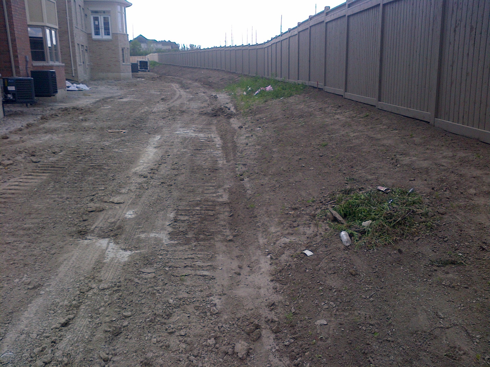 Commercial fence staining Aurora Ontario - professional fence coating services